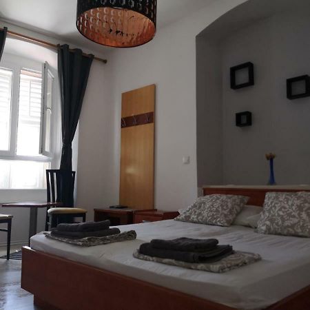 Main Bus Station Rooms Dubrovnik Eksteriør billede