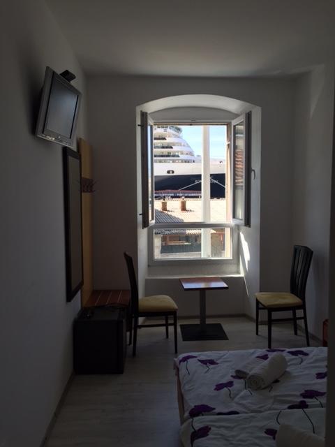 Main Bus Station Rooms Dubrovnik Eksteriør billede